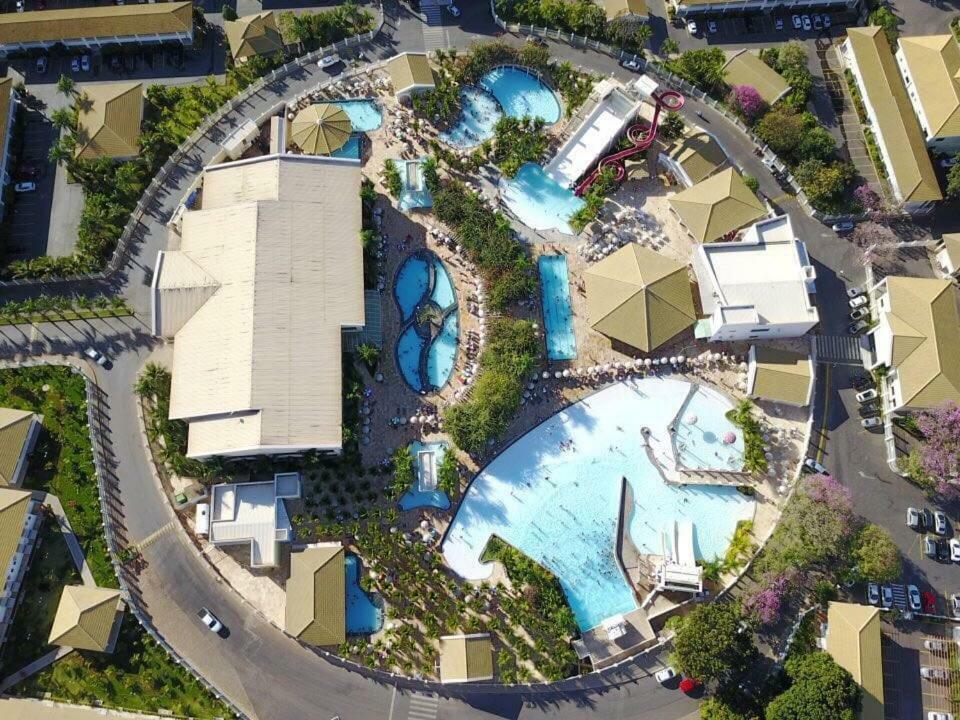 Piscinas 24 Horas No Lacqua Em 卡达斯诺瓦斯 外观 照片